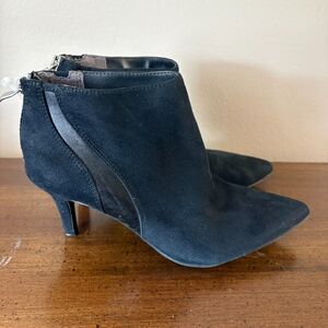 Lifestride Flex Sparrow Ankle Boots Faux Suede Pointy Toe Black Size 6M